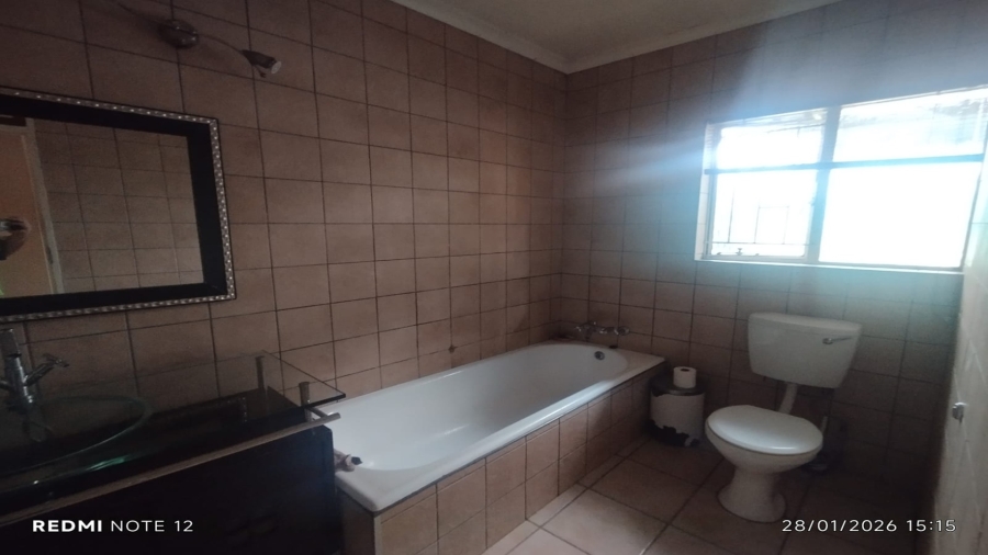 5 Bedroom Property for Sale in Sasolburg Free State